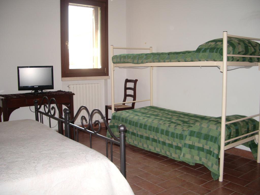 Agriturismo Antica Corte Cason Ronco allʼAdige Værelse billede